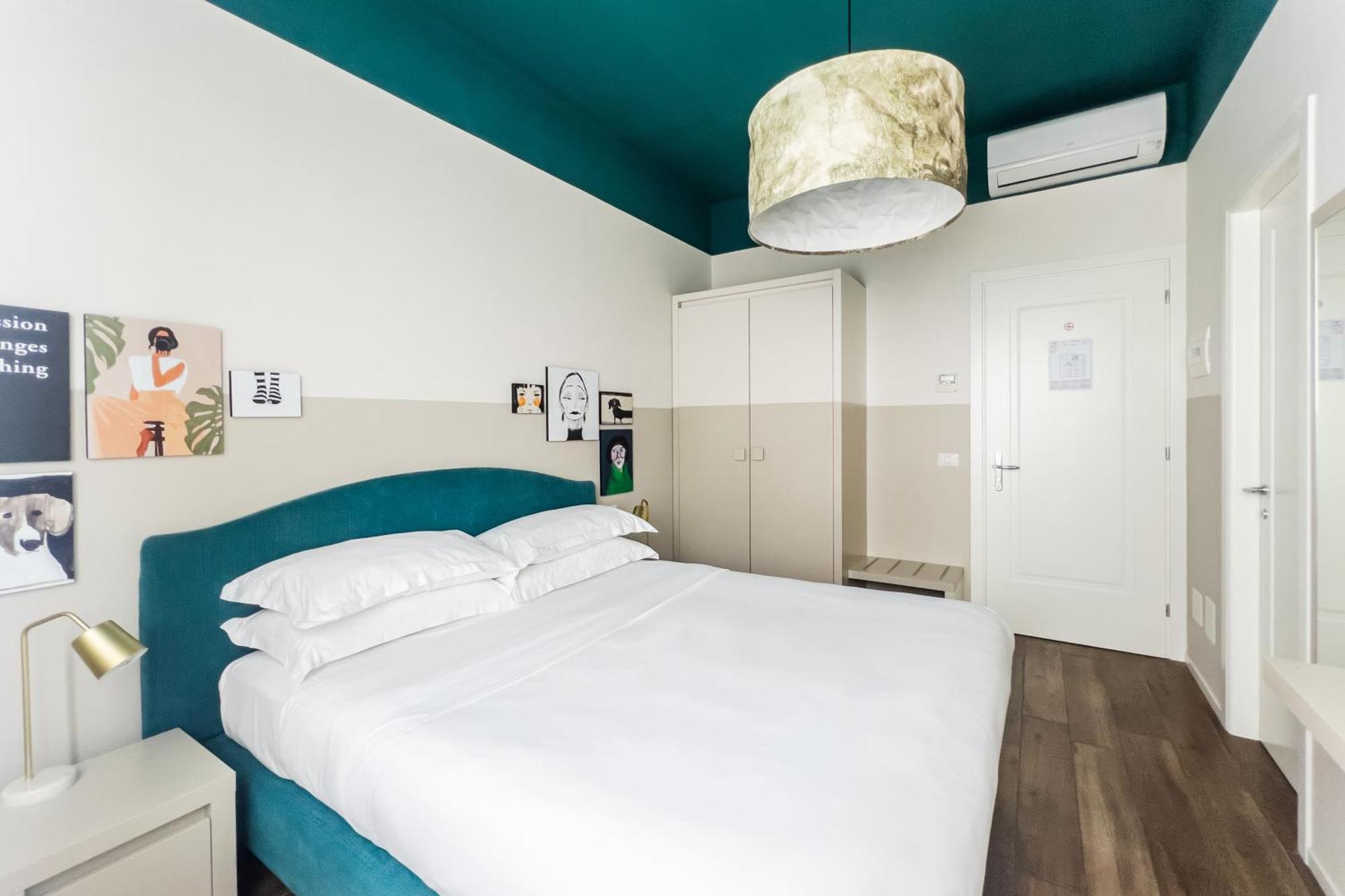 Lu. Hotel
